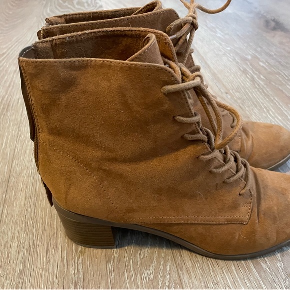 LOFT Brown Lace Up Boot, 8.5 - Picture 2 of 3